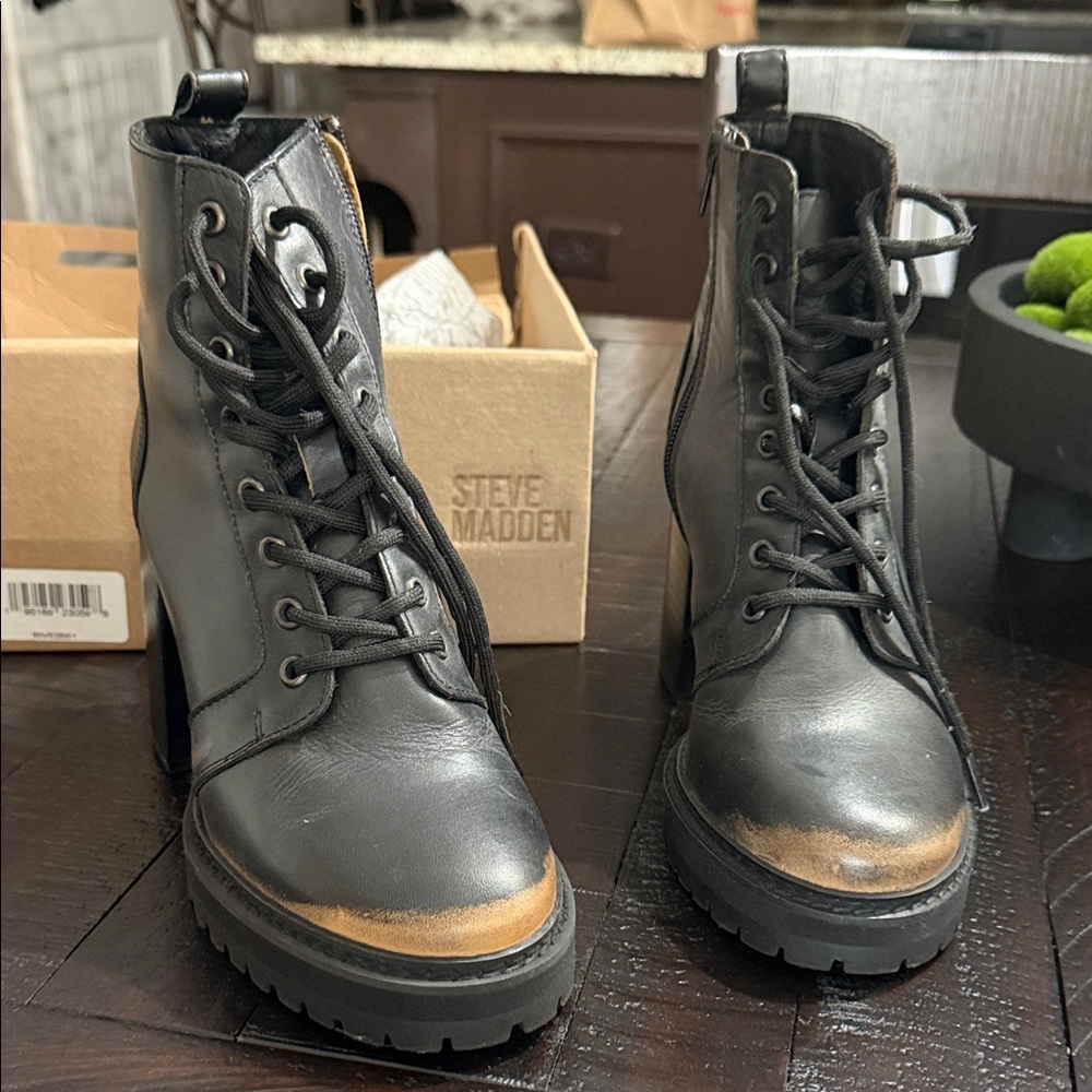 Steve Madden Black Lace Up Boots - Picture 4 of 10